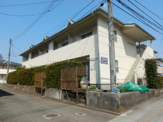 建物外観　日当りのいいアパートです♪