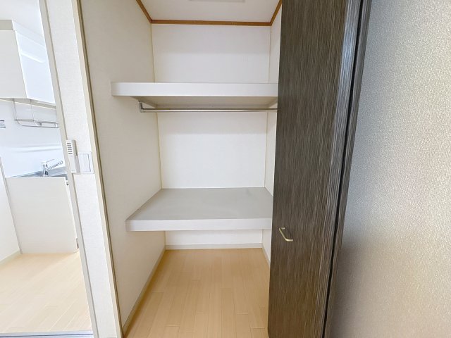 収納　掲載写真は同型モデルを掲載しており実際のお部屋と仕様等が異な
