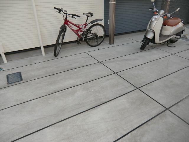 駐車場　敷地内の駐輪場