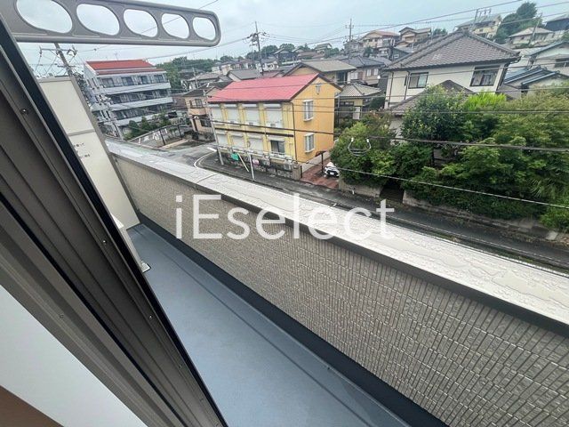 バルコニー　洗濯物も干せますね。