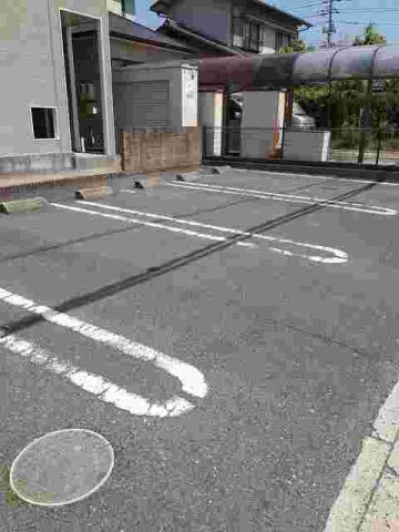 駐車場　駐車スペースもあります