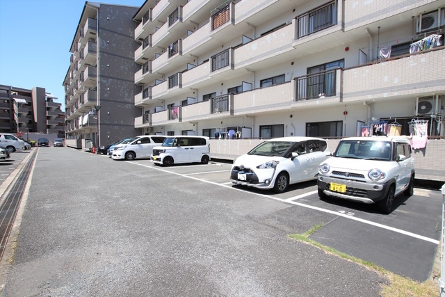 駐車場　敷地内駐車場（要空き確認）