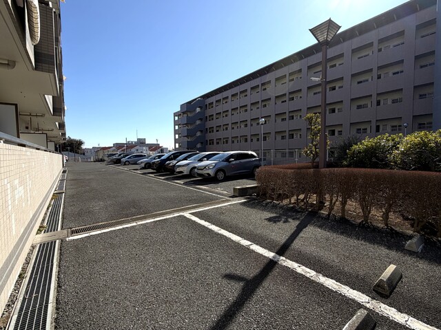 駐車場　敷地内駐車場（要空き確認）