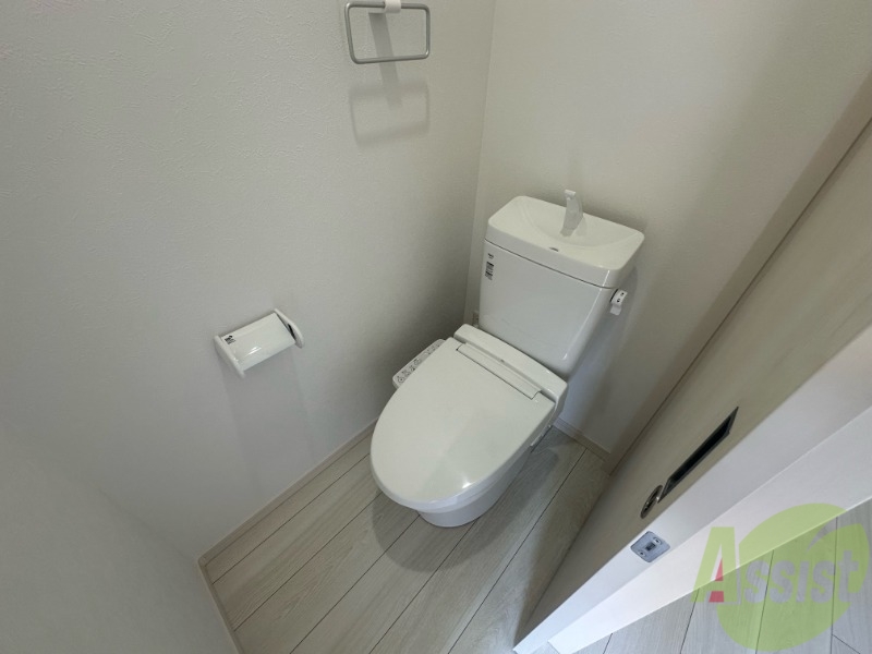 トイレ　温水洗浄便座付きのトイレは、使用しやすくうれしいですね。