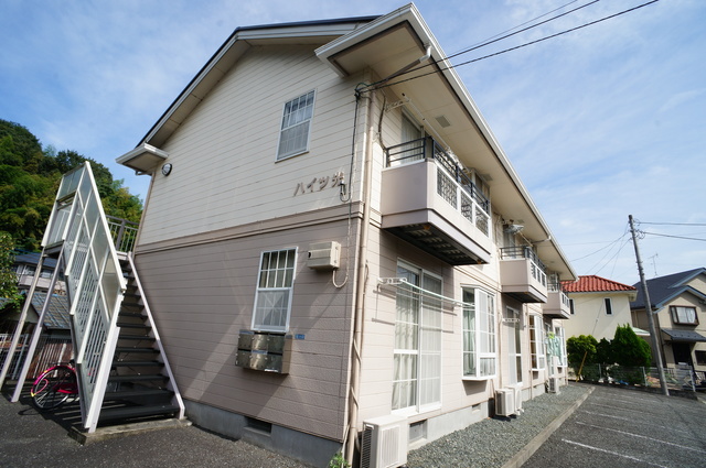建物外観　２４時間管理でご入居中も安心してお過ごしいただけます。
