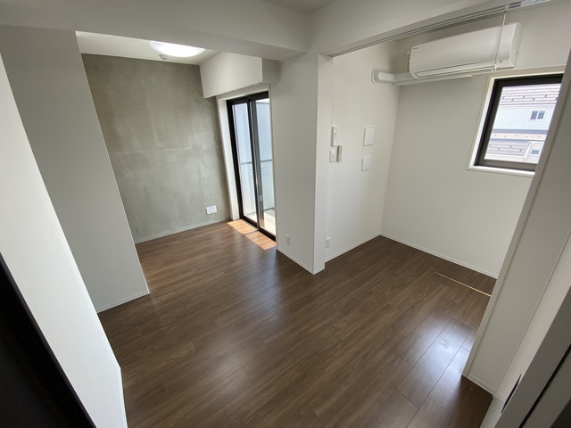 居室・リビング　清潔感のあるお部屋です。