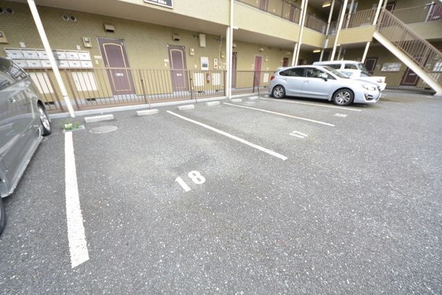 駐車場　駐車場