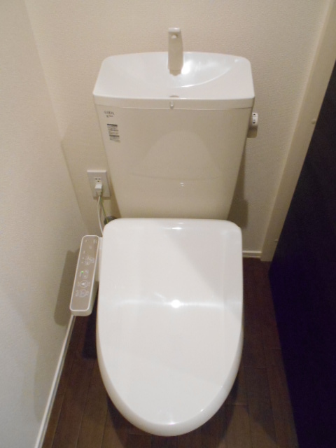 トイレ　ウォシュレットあり