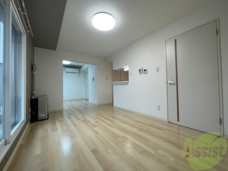 居室・リビング　広くてキレイなお部屋が広がっていて、充実した生活が送れそう。