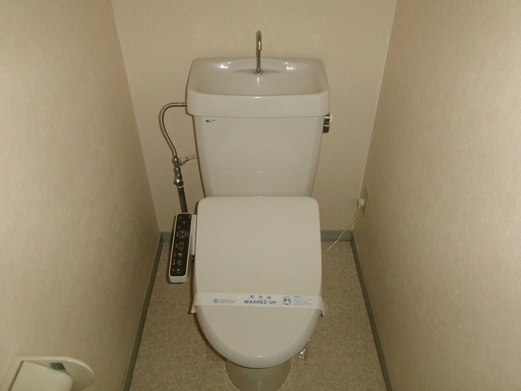 トイレ　※別のお部屋の写真です。現況を優先させていただきます。