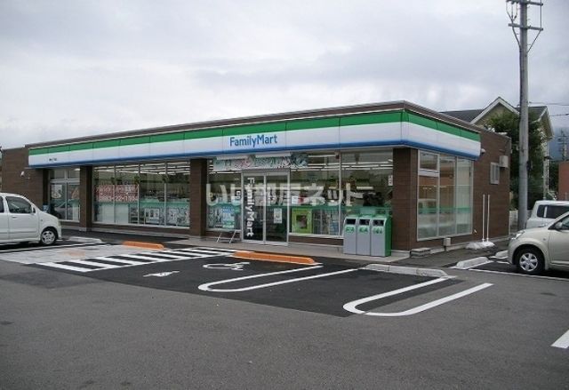 コンビニ　ファミリーマート鴨島店（コンビニ）まで861m