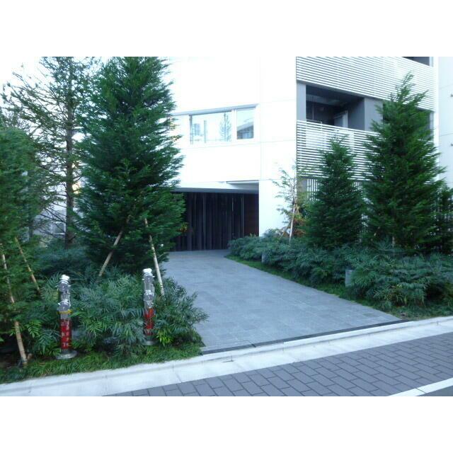 その他共有部分　植栽：2015年1月撮影