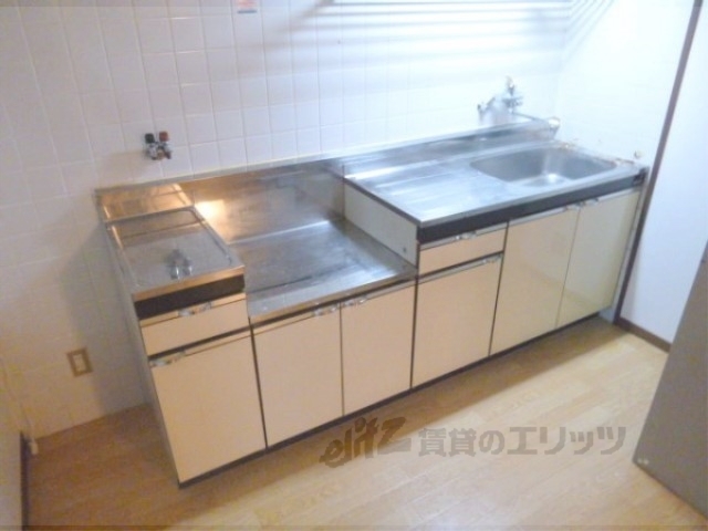 キッチン　広々キッチンで新レシピにチャレンジ