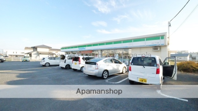 コンビニ　ファミリーマート川越上寺山店（コンビニ）まで461m