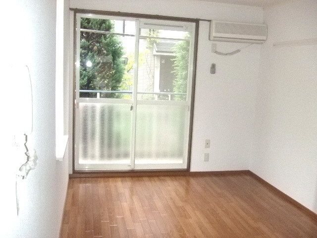 その他部屋・スペース　角部屋で明るい室内