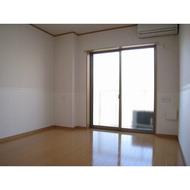 居室・リビング　※別部屋参照写真