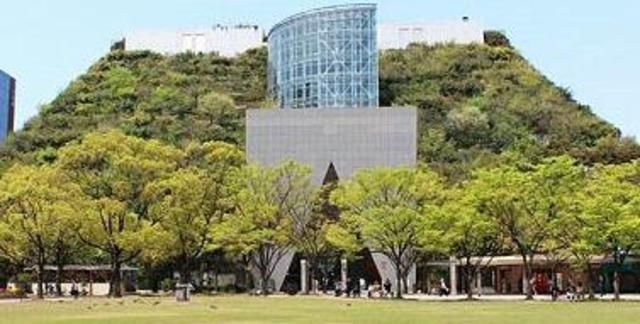 ショッピングセンター　アクロス福岡（ショッピングセンター）まで619m