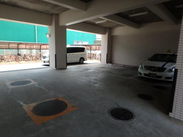 駐車場　★敷地内駐車場あり★