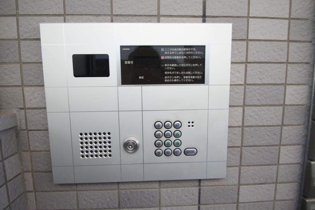 エントランス　オートロック付でセキュリティも安心です。