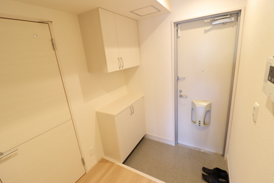 玄関　※別部屋の写真です