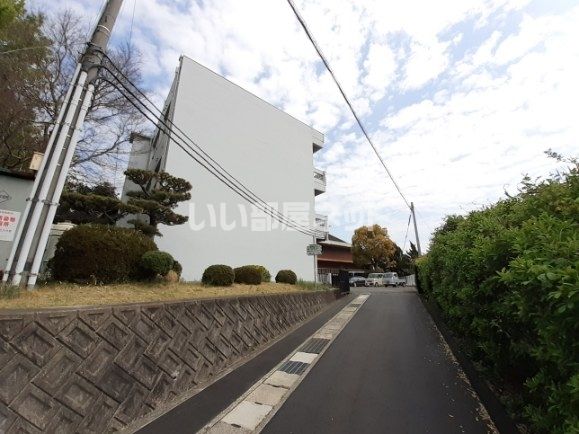 小学校　善通寺市立南部小学校（小学校）まで1192m