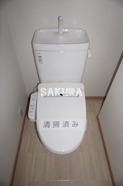 トイレ　嬉しい温水洗浄便座♪