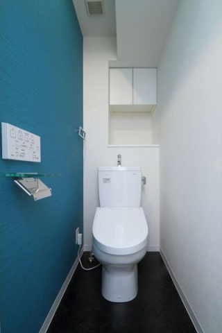 トイレ　※写真は同じマンションの違う部屋のものになります。