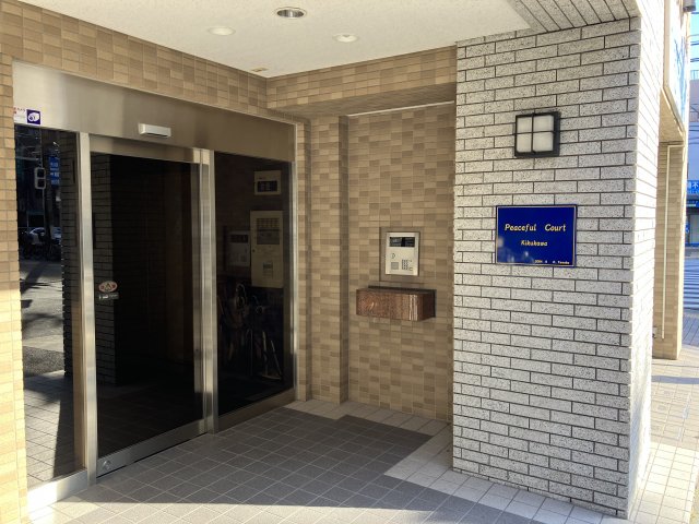 セキュリティ　毎日通るエントランスはこのようになっています