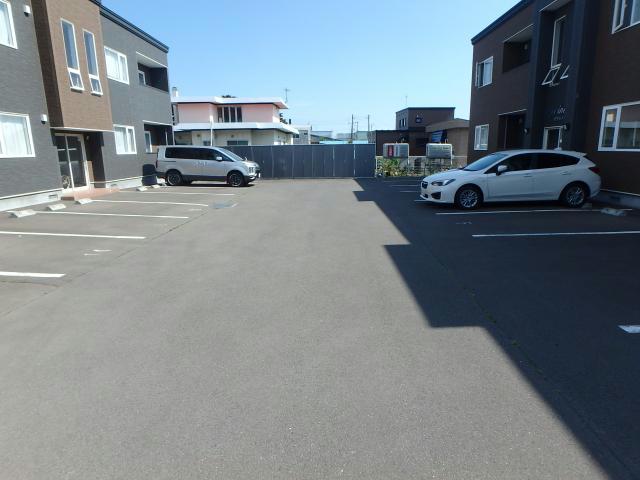 駐車場　駐車場