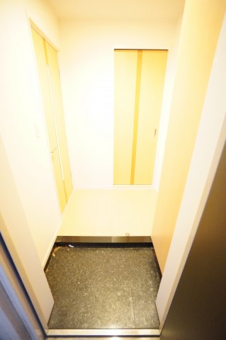 玄関　※同物件・同タイプの写真です。