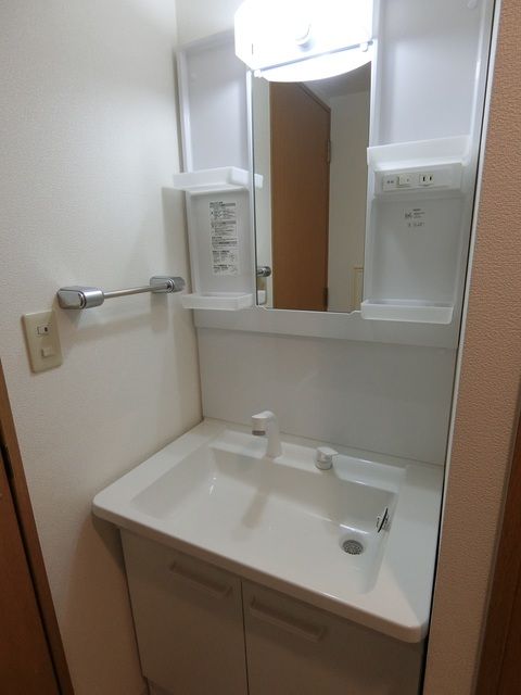 洗面設備　Fタイプ2020年8月撮影 同タイプB508号室の写真です。