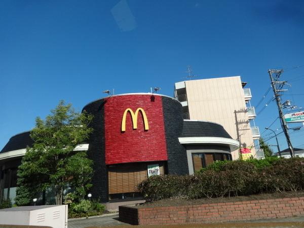 飲食店　マクドナルド外環河内長野店（飲食店）まで842m