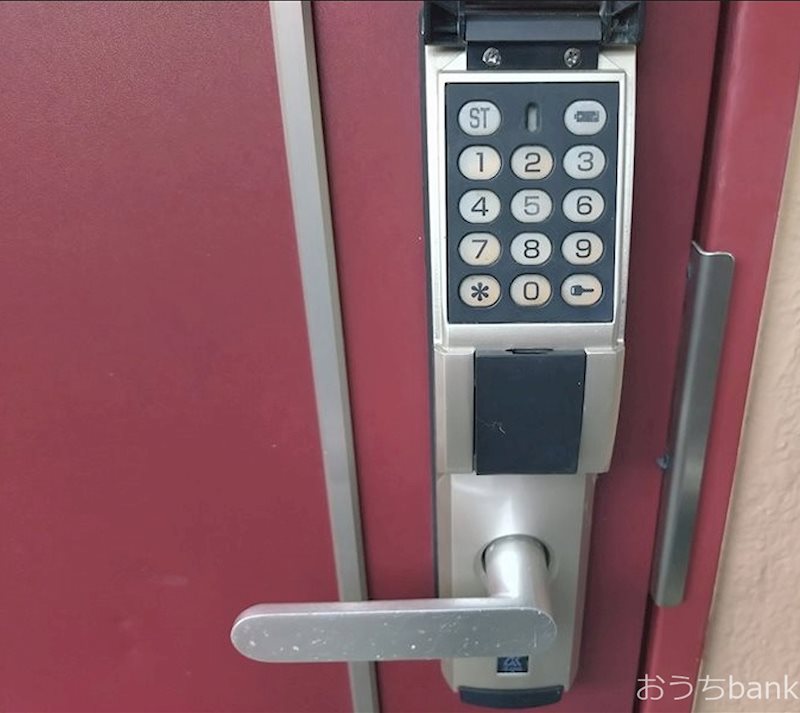 セキュリティ　電子キーの玄関
