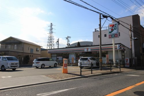 コンビニ　セブンイレブン 大阪大桐3丁目店（コンビニ）まで383m