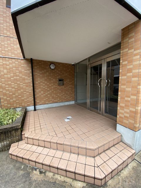 ＪＲ阪和線 杉本町駅 徒歩2分 4階建 築22年の外観写真