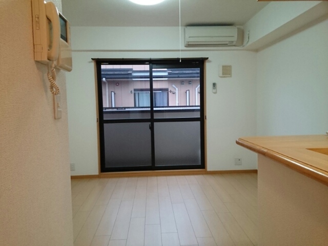 ＪＲ阪和線 杉本町駅 徒歩2分 4階建 築22年の居間写真
