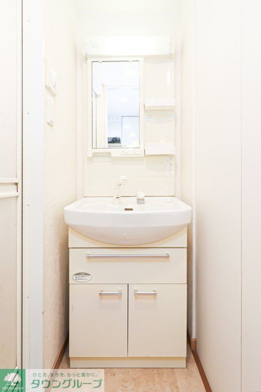 洗面設備　同物件別部屋のお写真です。現況優先です。