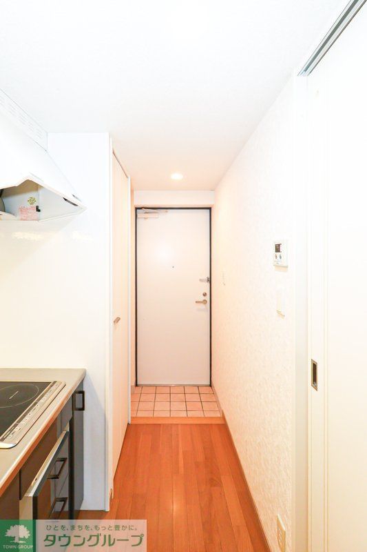 玄関　同物件別部屋のお写真です。現況優先です。