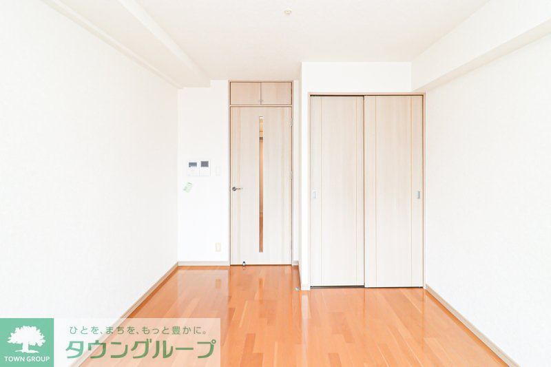 居室・リビング　同物件別部屋のお写真です。現況優先です。
