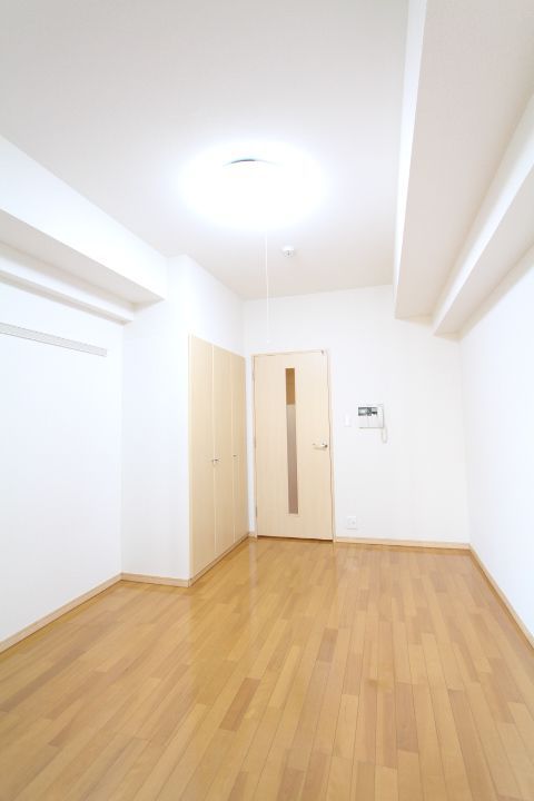 居室・リビング　※別部屋の参考写真です。