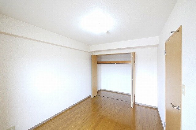 その他部屋・スペース　落ち着いて過ごせるお部屋なので、寝室にいかがでしょうか