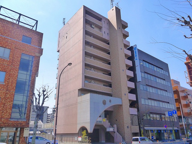 建物外観　しっかりしたマンションタイプです