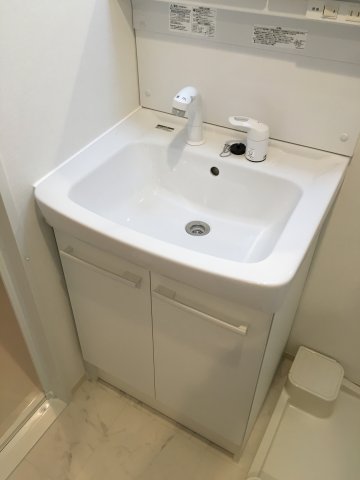 洗面設備　独立洗面台で身支度をすべて済ませてしまいましょう