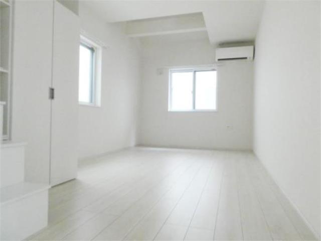 西品川3丁目戸建の居間写真