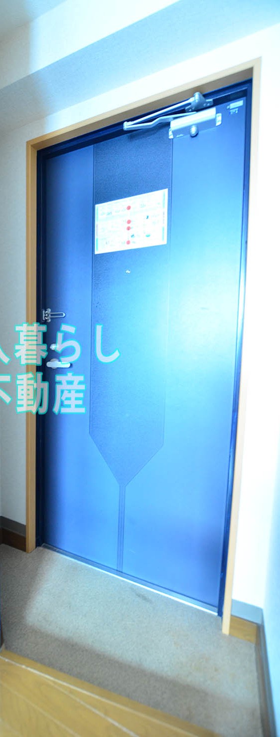 京急本線 雑色駅 徒歩3分 4階建 築22年の玄関写真