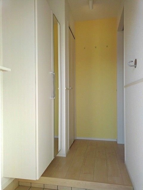 ロワジール御船の玄関写真