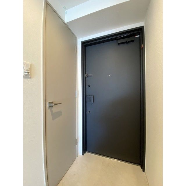 玄関　(別タイプ参考写真)グランカーサ板橋本町　板橋区本町