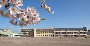小学校　坂戸市立坂戸小学校（小学校）まで521m