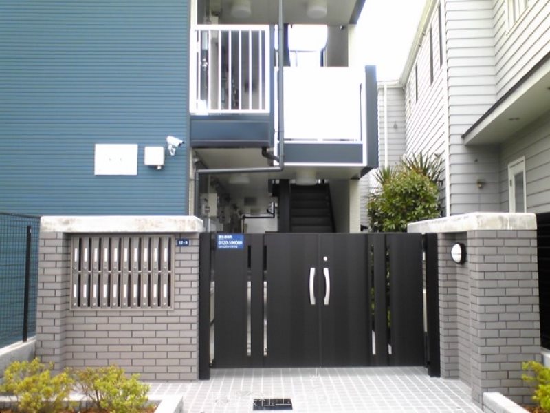 セキュリティ　オートロック付きのエントランスです。