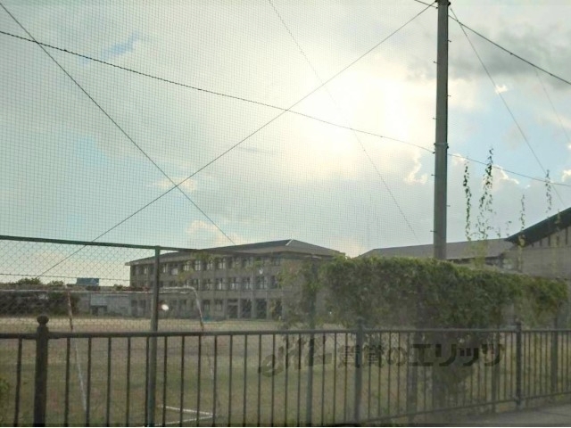 中学校　秦荘中学校（中学校）まで3400m
